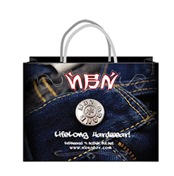 Diferencias en bolsos hechos de diferentes materiales