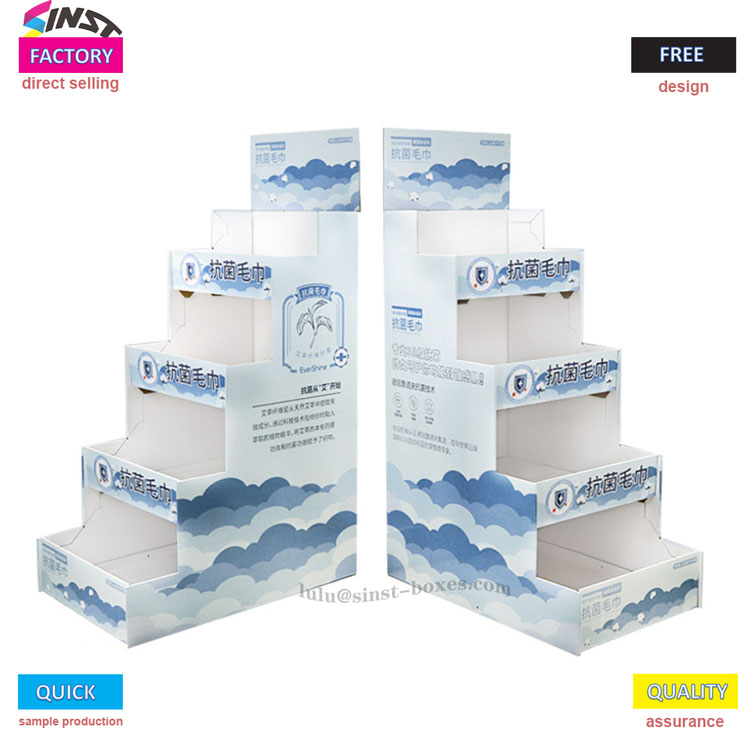 ¿Cómo puede un estante de cartón hablar con las toallas en el estante?