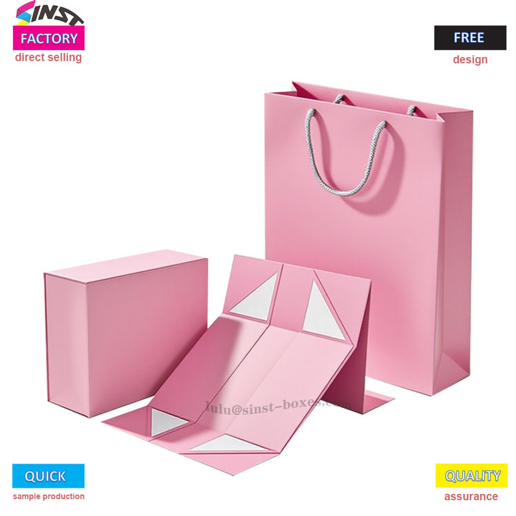 ¿No es esta versátil caja de regalo para corbatas la elección perfecta?