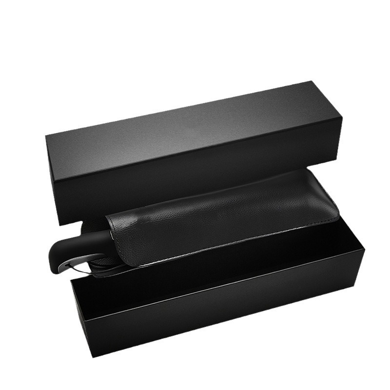 ​Presentamos una elegante caja de regalo rígida de color negro para empaquetar paraguas de alta gama, lo que la convierte en una opción ideal para regalos corporativos.