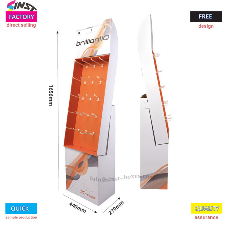 Expositor de cartón con gancho para ratón.