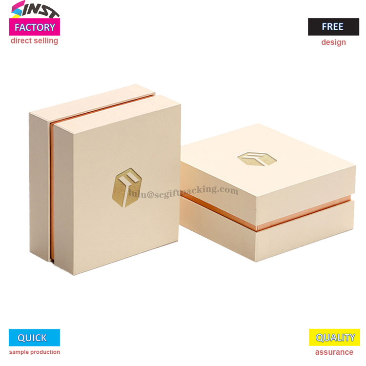 Caja de regalo de perfume con portada de cielo y tierra enmarcado